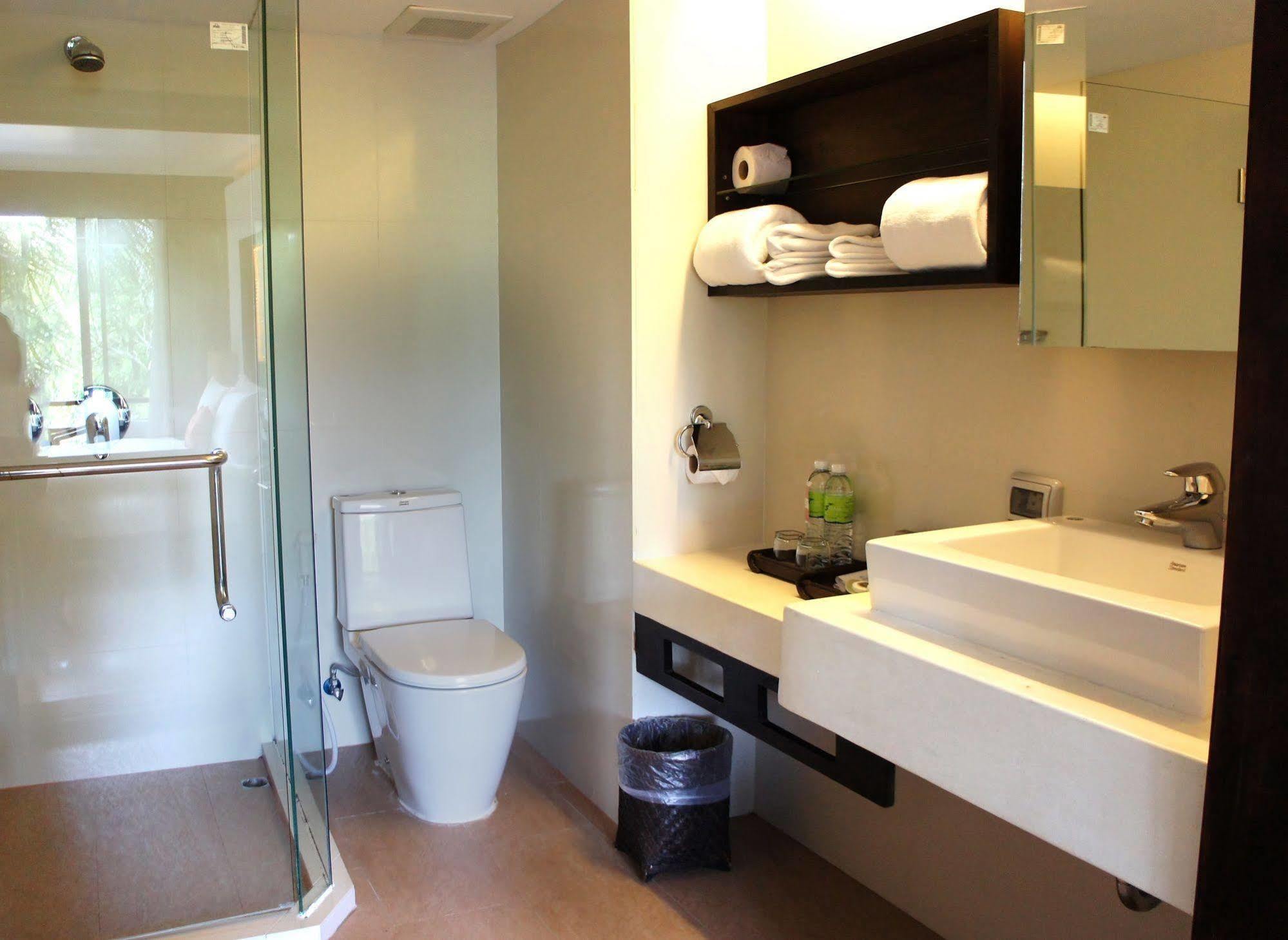 Safari Beach Hotel Patong Экстерьер фото