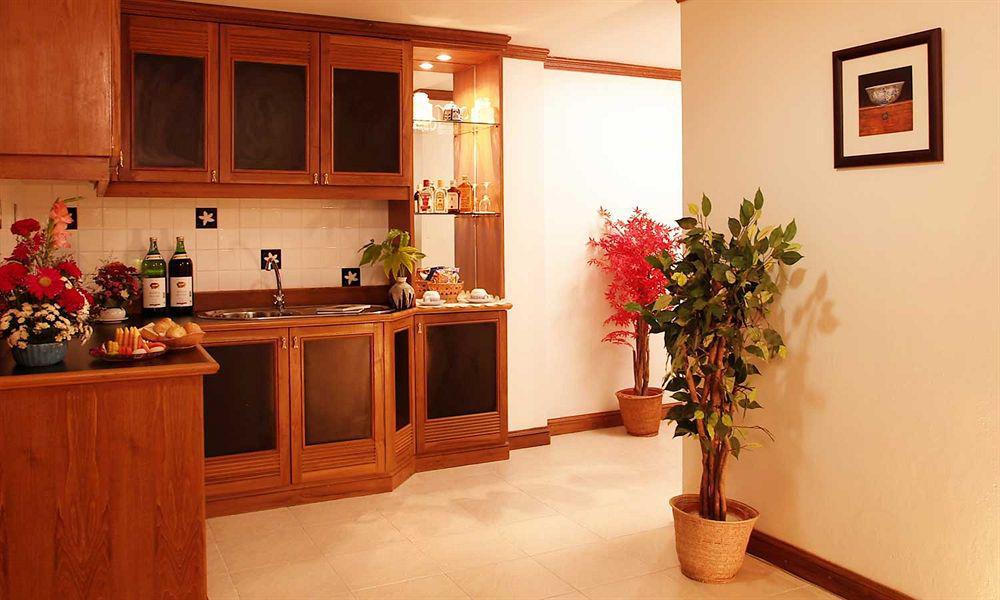 Safari Beach Hotel Patong Экстерьер фото